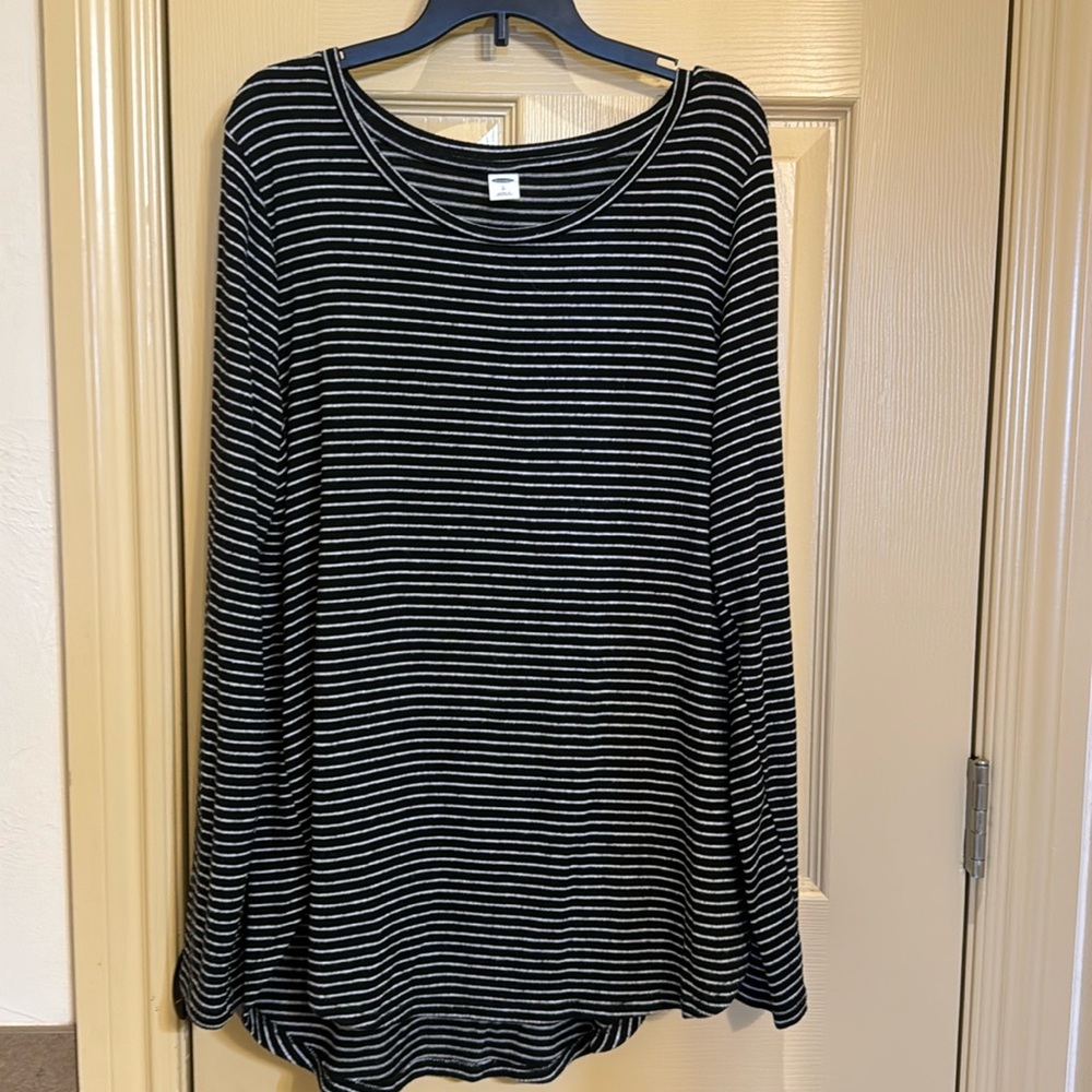 Long sleeve tee